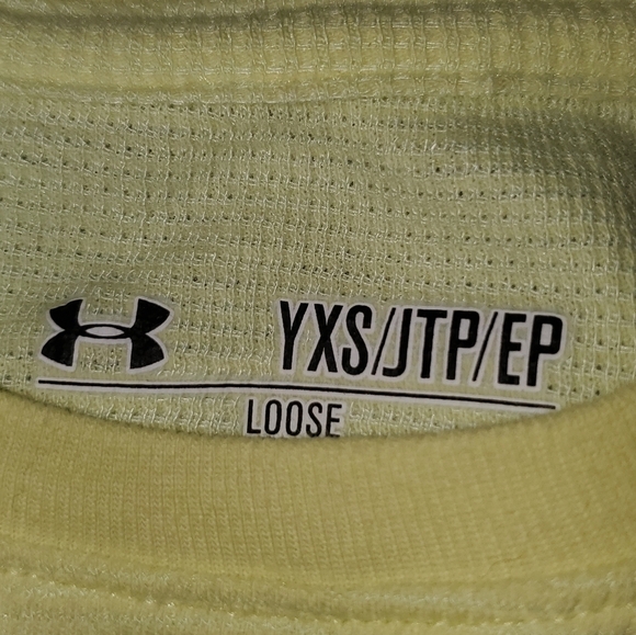 Under Armour loose fit thermal NWT - Picture 2 of 4